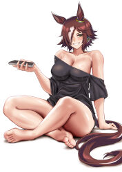Rule 34 | 1girl, animal ears, armpit crease, bare legs, barefoot, black shirt, blush, breasts, brown eyes, brown hair, brown tail, cellphone, closed mouth, collarbone, convenient leg, feet, full body, hair over one eye, hakase yurisuki, highres, holding, horse ears, horse girl, horse tail, impossible clothes, impossible shirt, indian style, large breasts, legs, looking at viewer, off shoulder, on ground, one eye covered, oversized clothes, oversized shirt, phone, shirt, short hair, simple background, sitting, smartphone, smile, solo, tail, teeth, toenails, toes, umamusume, vodka (umamusume), white background