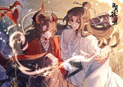 2boys artist_request bandaged_arm bandaged_hand bandaged_neck bandages black_eyes black_hair black_hanfu brown_hair chinese_clothes chinese_commentary chinese_text coat commission dao_gui_yi_xian demon_boy demon_horns demon_tail floating_hair grass hair_bun hair_ornament hair_ribbon hair_stick half_updo hand_up hanfu highres horns li_huowang light_particles long_hair long_sleeves looking_at_viewer magic male_focus multiple_boys open_mouth outdoors paintbrush_hair_ornament parted_bangs pointy_ears ponytail red_coat red_eyes ribbon robe second-party_source single_hair_bun smile tail white_hanfu white_ribbon wide_sleeves yaoi zhuge_yuan