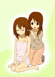 2girls brown_hair hirasawa_yui hirasawa_yui/ui&#039;s_mother k-on! mother_and_daughter multiple_girls orange_skirt skirt