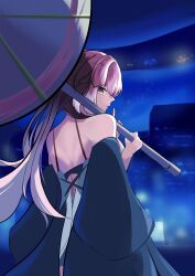 1girl brown_eyes changli_(wuthering_waves) from_behind gongfanc highres holding holding_umbrella japanese_clothes long_hair looking_at_viewer looking_back night official_alternate_costume oil-paper_umbrella pink_hair ponytail solo umbrella very_long_hair wuthering_waves yellow_eyes