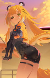 1girl absurdres animal_ears black_gloves black_shirt black_shorts blonde_hair closed_mouth cropped_jacket doufu_(pixiv9093484) elbow_gloves gloves green_eyes grey_hair highres jacket ju_fufu long_hair looking_at_viewer multicolored_hair shirt shorts smile solo tail thigh_strap tiger_ears tiger_girl tiger_tail twilight two-tone_hair yellow_jacket zenless_zone_zero