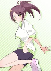 1girl bike_shorts black_shorts breasts brown_hair clenched_hand commentary diagonal-striped_background drop_shadow floating_hair foot_out_of_frame gotou_akira_(love_live!) green_background green_eyes hair_ribbon highres ikizulive!_love_live!_bluebird jacket looking_at_viewer love_live! medium_breasts medium_hair pink_shoes ponytail ribbon shoes shorts signature sleeves_pushed_up sneakers solo striped_background track_jacket w white_jacket yellow_ribbon yunite68