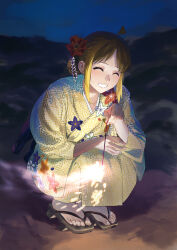 Rule 34 | 1girl, absurdres, ahoge, blonde hair, bocchi the rock!, chinese commentary, commentary request, detached ahoge, flower, geta, hair flower, hair ornament, highres, holding, holding fireworks, ijichi nijika, japanese clothes, kimono, rainbow hose, red flower, solo, sparkle, yellow kimono, yukata