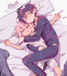 ... 2boys absurdres black_hair closed_eyes closed_mouth half-closed_eyes highres hug male_focus multiple_boys on_bed original pillow pink_hair raito-kun_(uenomigi) shou_(uenomigi) sleeping uenomigi