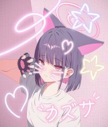 1girl absurdres alternate_costume animal_ears animal_hands black_gloves black_hair blue_archive blush cat_ears cat_girl claw_pose closed_mouth colored_inner_animal_ears colored_inner_hair drawn_whiskers erierica_(erica) extra_ears fingerless_gloves gloves highres kazusa_(blue_archive) looking_at_viewer multicolored_hair paw_gloves pink_eyes pink_hair shirt short_sleeves smile solo t-shirt two-tone_hair white_shirt