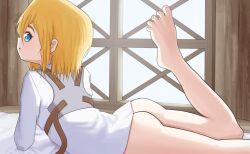 Rule 34 | 1girl, ass, backlighting, barefoot, blonde hair, blue eyes, erishiro, krista lenz, naked shirt, on bed, shingeki no kyojin, shirt, window