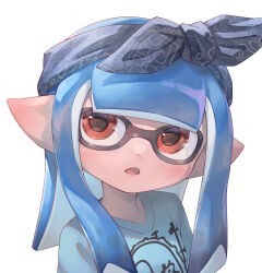 1girl absurdres blue_bow blue_hair blue_hairband blue_shirt bow bow_hairband commentary_request gakusei_noa hairband highres inkling inkling_girl inkling_player_character long_hair nintendo open_mouth pointy_ears print_shirt red_eyes shirt simple_background solo splatoon_(series) splatoon_3 tentacle_hair upper_body white_background