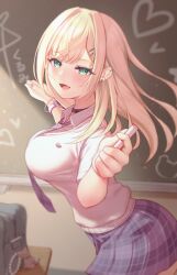 1girl ai_ai_gasa bag bag_charm black_choker blonde_hair blurry blurry_background blush breasts brown_sweater_vest chalk chalkboard charm_(object) choker commentary_request fang from_side green_eyes hair_intakes heart highres holding holding_chalk kurumi_noah kurumi_noah_(8th_costume) large_breasts long_hair looking_at_viewer necktie nokonata open_mouth plaid_clothes plaid_necktie plaid_skirt purple_necktie purple_skirt school_bag school_uniform short_sleeves skin_fang skirt smile solo sweater_vest virtual_youtuber vspo!