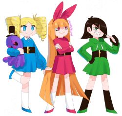 3girls artist_name belt black_hair blonde_hair blossom_(ppg) blue_dress blue_eyes blue_shoes bow bubbles_(ppg) buttercup_(ppg) cartoon_network commentary dress drill_hair english_commentary green_dress green_eyes green_shoes hair_bow hat holding holding_stuffed_toy long_hair multiple_girls orange_hair powerpuff_girls red_dress red_eyes red_shoes shoes short_hair skirt smile smirk stuffed_animal stuffed_octopus stuffed_toy thighhighs top_hat twin_drills twintails wanderjegson white_thighhighs