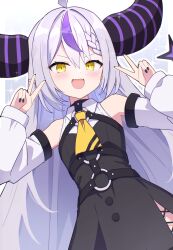 1girl ahoge black_dress black_nails demon_girl demon_horns double_v dress fang fangs highres hololive horns kaie la+_darknesss la+_darknesss_(1st_costume) long_hair looking_at_viewer nail_polish open_mouth purple_hair skin_fangs smile solo tail v very_long_hair virtual_youtuber white_hair yellow_eyes