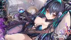 1girl black_gloves black_hair blush breasts bubble cleavage colored_inner_hair commentary_request couch from_above gloves goddess_of_victory:_nikke green_hair highres large_breasts little_mermaid_(abyss_flower)_(nikke) little_mermaid_(nikke) long_hair looking_at_viewer looking_up multicolored_hair official_alternate_costume parted_lips shirokitsune sitting smile solo thighs yellow_eyes
