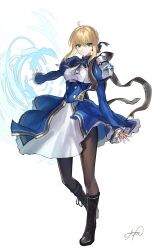 1girl ahoge armor artoria_pendragon_(fate) black_boots blonde_hair blue_dress blue_ribbon boots brown_pantyhose closed_mouth commentary_request dress fate/stay_night fate/unlimited_blade_works fate_(series) green_eyes hair_ribbon highres honkai:_star_rail honkai_(series) invisible_air_(fate) jazztaki juliet_sleeves long_sleeves looking_at_viewer official_alternate_costume pantyhose pauldrons puffy_sleeves ribbon saber_(fate) saber_(honkai:_star_rail)_(fate) short_hair shoulder_armor signature simple_background single_pauldron solo white_background