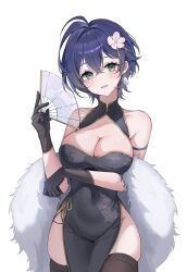 1girl alternate_breast_size alternate_costume bare_shoulders belle_(zenless_zone_zero) black_dress black_gloves black_thighhighs blue_hair breasts china_dress chinese_clothes cleavage covered_navel crossed_bangs dress flower gloves hair_between_eyes hair_flower hair_ornament hand_fan highres holding holding_fan ien_(to_yen) large_breasts parted_lips short_hair simple_background smile solo thighhighs unfinished white_background zenless_zone_zero