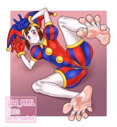 Rule 34 | 1girl, artist name, barefoot, blue gloves, blush, brown hair, closed mouth, feet, full body, gloves, hat, jester, jester cap, jester costume, leg up, looking at viewer, lying, medium hair, multicolored eyes, on back, paid reward available, pale skin, pomni (the amazing digital circus), puffy short sleeves, puffy sleeves, red gloves, short hair, short sleeves, soles, spread legs, spread toes, the amazing digital circus, thighs, toes, tsukimaru (ls 99ml), two-tone eyes