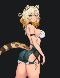 animal_ears armband ass bare_back blonde_hair breasts dark-skinned_female dark_skin egorlox genshin_impact green_eyes highres jaguar_ears jaguar_tail looking_at_viewer shorts tail xilonen_(genshin_impact)