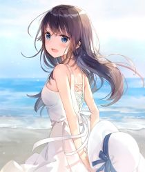 1girl :d arms_behind_back backless_outfit bare_arms beach blue_eyes blue_ribbon blue_sky blurry blush breasts brown_hair commentary_request cowboy_shot day depth_of_field dress female_focus from_side fuumi_(radial_engine) hair_between_eyes hat hat_ribbon holding holding_unworn_clothes holding_unworn_hat horizon light light_particles long_hair looking_at_viewer looking_back medium_breasts mud ocean open_mouth original outdoors ribbon sky sleeveless sleeveless_dress smile solo standing straw_hat sun_hat sundress unworn_hat unworn_headwear water water_drop waves white_dress white_hat