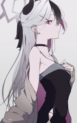 1girl absurdres black_hair black_nails black_ribbon blue_archive brown_jacket closed_mouth demon_girl demon_horns ear_piercing grey_hair hair_ribbon haku_(yanhaku) hand_on_own_chest highres horns jacket kayoko_(blue_archive) kayoko_(dress)_(blue_archive) looking_at_viewer multicolored_hair official_alternate_costume official_alternate_hairstyle piercing red_eyes ribbon solo teeth two-tone_hair