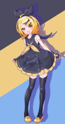 1girl bare_arms black_background black_bow black_dress black_gloves black_sailor_collar black_thighhighs blonde_hair blue_background bow dress drop_shadow fingerless_gloves frilled_dress frills full_body gloves hair_bow hair_ornament hairclip halftone highres kagamine_rin leaning_forward mikumikudance multicolored_background neckerchief open_mouth red_eyes sailor_collar short_hair shoulder_tattoo sleeveless sleeveless_dress slippers smile solo sour_model_(mikumikudance) standing tattoo thighhighs treble_clef vocaloid yellow_background yellow_neckerchief yellow_slippers yukihane_(snowowl515) zettai_ryouiki
