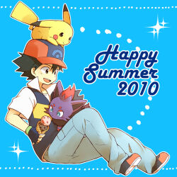 1boy 2010 ash_ketchum black_hair blue_background blue_pants brown_eyes closed_mouth dated fingerless_gloves food gen_1_pokemon gen_5_pokemon gloves holding holding_food holding_ice_cream ice_cream ice_cream_cone jacket male_focus nintendo on_head pants pikachu pokemon pokemon:_zoroark:_master_of_illusions pokemon_(anime) pokemon_(creature) pokemon_dppt_(anime) shirt short_sleeves sitting smile tsukushi_(clunker) white_shirt zorua