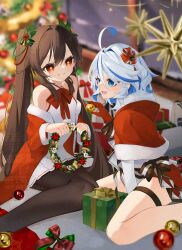 2girls :d absurdres adversarial_noise ahoge alternate_costume arm_between_legs bare_shoulders black_bow black_pantyhose blue_eyes blue_hair blue_pupils blurry blurry_background blush bow brown_hair christmas cloak commentary dress drop-shaped_pupils ebichiri_sunday english_commentary flower-shaped_pupils fur-trimmed_cloak fur_trim furina_(genshin_impact) genshin_impact gift green_bow hair_between_eyes heterochromia highres holding holding_ornament holding_wreath hu_tao_(genshin_impact) indoors light_blue_hair long_hair long_sleeves looking_at_another medium_hair multicolored_hair multiple_girls open_mouth pantyhose parted_lips red_bow red_cloak red_eyes red_pupils sitting sleeveless sleeveless_dress smile streaked_hair striped_bow symbol-shaped_pupils thigh_strap twintails twitter_username very_long_hair wariza white_bow white_dress white_hair