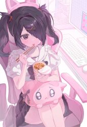 1girl ame-chan_(needy_girl_overdose) black_hair black_skirt bunnygray0527 chair chopsticks commentary computer computer_keyboard computer_mouse food gaming_chair grey_eyes hair_ornament hair_over_one_eye highres holding holding_chopsticks light_blush monitor needy_girl_overdose nissin_cup_noodle pink_cat puffy_short_sleeves puffy_sleeves shirt short_sleeves sitting skirt solo stuffed_animal stuffed_cat stuffed_toy swivel_chair tongue tongue_out twintails white_background white_shirt x_hair_ornament