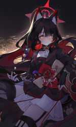 1girl absurdres animal_ear_fluff animal_ears black_flower black_gloves black_hair black_kimono black_sailor_collar black_thighhighs blue_archive blush closed_mouth colored_inner_hair fingerless_gloves floral_print floral_print_kimono flower fox_ears fox_girl fox_tail gloves hair_between_eyes hair_flower hair_ornament highres japanese_clothes kimono long_hair looking_at_viewer multicolored_hair obi print_kimono purple_sash red_hair reiami sailor_collar sash sidelocks skirt smile solo tail thigh_strap thighhighs torn_clothes torn_thighhighs two-tone_hair wakamo_(blue_archive) white_skirt yellow_eyes
