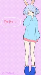 1girl animal_ear_fluff animal_ears blue_hair blue_hoodie blue_ribbon blue_shoes blush carrot_hair_ornament closed_mouth commentary_request food-themed_hair_ornament full_body hair_ornament hair_ribbon hand_up highres hololive hood hood_down hoodie kiritoma long_sleeves pink_background polka_dot polka_dot_background puffy_long_sleeves puffy_sleeves rabbit_ears red_eyes ribbon shoes short_eyebrows signature sleeves_past_wrists socks solo standing thick_eyebrows two_side_up usada_pekora white_socks