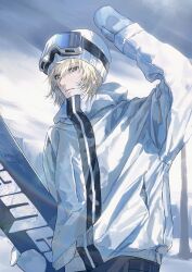 1boy absurdres alternate_costume arm_up beanie black_pants blonde_hair blue_eyes blue_mittens chinese_commentary closed_mouth commentary_request goggles goggles_on_head hair_between_eyes hat highres holding holding_snowboard hood hood_down hooded_jacket hunter_x_hunter jacket kurapika long_sleeves looking_ahead male_focus mittens outdoors pants ppttppff snow snowboard solo striped_clothes striped_jacket vertical-striped_clothes vertical-striped_jacket white_hat white_jacket winter_clothes