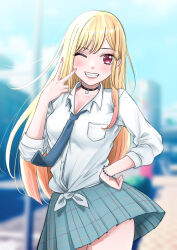 1girl absurdres blonde_hair blue_skirt blurry blurry_background bracelet breasts choker cleavage day gyaru hand_up highres jewelry kanzaki_izumi kitagawa_marin lipstick long_hair looking_at_viewer makeup necktie one_eye_closed outdoors red_eyes shirt skirt smile solo sono_bisque_doll_wa_koi_wo_suru standing v white_shirt