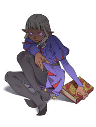 1boy absurdres androgynous book coin_(ornament) dark-skinned_male dark_elf dark_skin dungeon_meshi elf glowing glowing_eyes grimoire highres holding holding_book jester jester_costume ju_neng_binggui knee_up long_hair long_sleeves looking_at_viewer male_focus pointing pointing_at_viewer pointy_ears pointy_footwear puff_and_slash_sleeves puffy_sleeves purple_eyes purple_tunic short_bangs sidelocks simple_background sitting solo thistle_(dungeon_meshi) tunic wavy_hair white_background white_hair