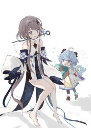 2girls absurdly_long_hair ahoge artist_name bare_shoulders black_boots black_horns blue_eyes blue_tail boots brown_eyes child choker coat detached_sleeves dress flower ganyu_(genshin_impact) genshin_impact grey_hair guizhong_(genshin_impact) hair_ornament hair_stick highres horns long_hair long_sidelocks low_ponytail multiple_girls ponytail red_horns shino_38 sidelocks simple_background sleeves_past_fingers sleeves_past_wrists smile starry_sky_print tail tail_wagging talking translation_request twitter_username very_long_hair watermark white_background white_coat white_dress wide_sleeves