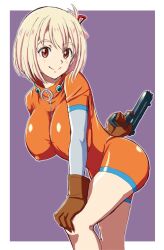Rule 34 | 1girl, blonde hair, bodysuit, border, breasts, brown gloves, cleavage, covered erect nipples, folded hair, gloves, gun, hand on own thigh, handgun, kin-san (sasuraiga), large breasts, lycoris recoil, orange bodysuit, purple background, red eyes, short hair, smile, solo, weapon, white border
