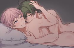 2boys anal ass blue_eyes blush collarbone commentary completely_nude from_side green_eyes green_hair hair_between_eyes hand_in_another&#039;s_hair hug hug_from_behind kiyozumi_hisora lying male_focus multiple_boys nie_no_machi nude on_bed on_stomach pillow pink_hair ribs rokushou_asuku sanpaku sex sex_from_behind short_hair simple_background smile sushi_171 toned toned_male yaoi