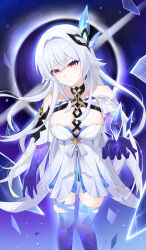 1girl absurdres bare_shoulders black_hole breasts cleavage commentary crossed_bangs crystal_shards diamond-shaped_pupils diamond_(shape) dress elbow_gloves floating_hair genshin_impact gloves gradient_background gradient_gloves gradient_thighhighs hair_between_eyes hair_intakes hair_ornament hand_up head_tilt highres large_breasts light_particles long_hair looking_at_viewer purple_background red_eyes short_dress skirk_(genshin_impact) solo symbol-shaped_pupils thighhighs thighs very_long_hair w-baiye white_dress white_hair