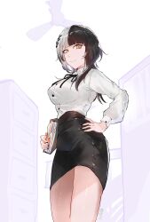 1girl absurdres alternate_costume binder black_hair black_nails black_ribbon black_skirt ceiling_fan closed_mouth grey_hair hair_ornament hand_on_own_hip high-waist_skirt highres hololive hololive_english kurochanai long_sleeves miniskirt multicolored_hair neck_ribbon office_lady pencil_skirt ribbon shiori_novella shirt shirt_tucked_in skirt smile solo split-color_hair two-tone_hair virtual_youtuber white_shirt yellow_eyes