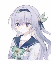 1girl black_hairband black_ribbon black_sailor_collar blush closed_mouth collared_shirt firefly_(honkai:_star_rail) firefly_(spring_missive)_(honkai:_star_rail) green_pupils grey_hair hair_between_eyes hair_intakes hair_ornament hair_ribbon hairband highres honkai:_star_rail honkai_(series) long_hair multicolored_eyes ranopoyo ribbon sailor_collar shirt smile solo two-tone_eyes upper_body white_shirt