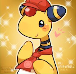 ampharos artist_name blush blush_stickers closed_mouth clothed_pokemon commentary_request gen_2_pokemon hat heart neckerchief nintendo no_humans outline pokemon pokemon_(creature) pokemon_cafe_remix red_hat red_neckerchief smile solo sparkle tansho translation_request upper_body white_outline yellow_background