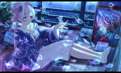 1girl absurdres alternate_hairstyle aquarium blue_hair blue_kimono bow bow-shaped_hair breasts bubble cleavage closed_mouth colored_tips commentary_request coral fish full_body geez genshin_impact hakama highres horns index_finger_raised japanese_clothes kimono letterboxed long_hair long_sleeves looking_at_viewer magnifying_glass multicolored_hair plant potted_plant purple_horns sangonomiya_kokomi single_bare_shoulder small_breasts smile socks solo waist_bow water white_hakama white_socks