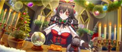 1girl arue_(konosuba) black_cloak black_gloves bow breasts brown_hair candelabra candle candlestand christmas christmas_ornaments christmas_tree cleavage cloak closed_mouth dress drill_hair drill_sidelocks elbow_gloves eyepatch fingerless_gloves fur-trimmed_cloak fur-trimmed_dress fur-trimmed_headwear fur_trim game_cg gloves hair_between_eyes hair_bow hat highres holly indoors kono_subarashii_sekai_ni_shukufuku_wo! konosuba!_fantastic_days large_bow large_breasts long_hair looking_at_viewer official_alternate_costume official_art pom_pom_(clothes) red_bow red_dress red_eyes red_hat santa_costume santa_dress santa_hat shade sidelocks skull smile snow_globe solo strapless strapless_dress