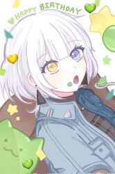 1girl bang_dream! bang_dream!_it&#039;s_mygo!!!!! black_shirt blue_eyes blue_jacket chap55al commentary_request food food_on_face happy_birthday heart heterochromia highres ice_cream_spoon jacket kaname_raana korean_commentary matcha_(food) open_mouth raana_the_cat shirt short_hair solo spoon star_(symbol) upper_body white_hair yellow_eyes