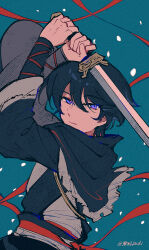 1boy :| arms_up black_hair blue_background blue_eyes closed_mouth commentary_request expressionless film_grain hair_between_eyes holding holding_sword holding_weapon looking_at_viewer male_focus shin_sangoku_musou shin_sangoku_musou_origins short_hair solo sword upper_body weapon wide_sleeves xunko ziluan_(shin_sangoku_musou)