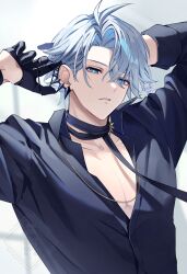 1boy antenna_hair black_choker black_gloves black_shirt blue_eyes choker collared_shirt commentary_request earclip gloves half_gloves hands_up highres honkai:_star_rail honkai_(series) looking_at_viewer male_focus official_alternate_costume parted_bangs parted_lips pectoral_cleavage pectorals phainon_(fashion)_(honkai:_star_rail) phainon_(honkai:_star_rail) ponytail shirt short_hair solo upper_body white_hair xxchicoxxf