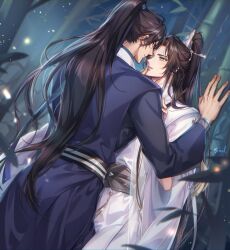 2boys absurdres artist_name bamboo bamboo_forest black_hair black_sash blue_eyes blue_hanfu blue_ribbon blurry blurry_background blurry_foreground blush brown_hair chinese_clothes chu_wanning closed_mouth cowboy_shot depth_of_field dutch_angle erha_he_ta_de_bai_mao_shizun eye_contact fireflies forest grey_sash hair_ribbon half_updo hand_on_another&#039;s_chin hanfu high_ponytail highres korean_commentary long_hair long_sleeves looking_at_another male_focus mo_ran multiple_boys nature night outdoors ponytail ribbon sash smile tassel white_hanfu wide_sleeves xiao_guan_(headdress) yaoi yaopei zehel_az