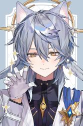 1boy absurdres animal_ear_fluff animal_ears bishounen blue_hair cat_boy cat_ears claw_pose closed_mouth feathered_wings gloves hair_between_eyes halo heto highres honkai:_star_rail honkai_(series) looking_at_viewer male_focus simple_background smile solo sparkle sunday_(honkai:_star_rail) upper_body white_gloves wings yellow_eyes
