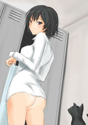 1girl amagami ass black_eyes black_hair bottomless cat female_focus locker looking_back md5_mismatch murasaki_iro nanasaki_ai puu_(amagami) short_hair solo towel