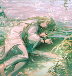 1other androgynous arabian_clothes barefoot cangchen enkidu_(fate) fate/grand_order fate_(series) green_eyes green_hair highres long_hair lying other_with_male robe toga white_robe