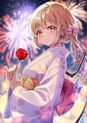 1girl absurdres aerial_fireworks alternate_costume alternate_hairstyle blonde_hair bow braid closed_mouth commentary_request cowboy_shot fireworks flandre_scarlet floral_print floral_print_kimono from_side hair_bow haruki_(colorful_macaron) highres holding_candy_apple japanese_clothes kimono long_sleeves looking_at_viewer outdoors pink_bow pink_sash print_kimono red_eyes sash smile solo touhou white_kimono wide_sleeves wings yukata