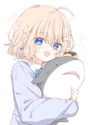 1girl ahoge blonde_hair blue_bow blue_eyes blue_sweater bow food highres hugging_object looking_at_viewer matsuda_hikari open_mouth original pudding shark simple_background sparkling_eyes stuffed_toy sweater white_background
