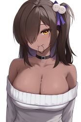 1girl :3 =_= absurdres alternate_costume arms_at_sides bare_shoulders blush breasts brown_hair choker cleavage collarbone commentary_request dark-skinned_female dark_skin ear_piercing earrings gaimole goddess_of_victory:_nikke gyaru hair_bobbles hair_ornament hair_over_one_eye hair_ribbon hairband heart highres jewelry large_breasts long_hair long_sleeves looking_at_viewer mole mole_under_mouth naga_(nikke) off_shoulder piercing ribbon side_ponytail simple_background smile solo sweat sweater upper_body white_background white_sweater yellow_eyes