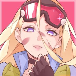 1girl antenna_hair backpack bag black_choker black_gloves blank_eyes blonde_hair blue_leotard cammy_white choker close-up facial_scar fingerless_gloves gloves goggles kaguya-sama_wa_kokurasetai_~tensai-tachi_no_renai_zunousen~ leotard lips looking_at_viewer okawaii_koto purple_eyes red_background scar scar_on_cheek scar_on_face solo street_fighter street_fighter_v x-t3al yandere